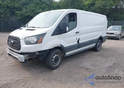 2016 Ford Transit z USA, uszkodzony, nr VIN 1FTYE1ZG1GKB07227